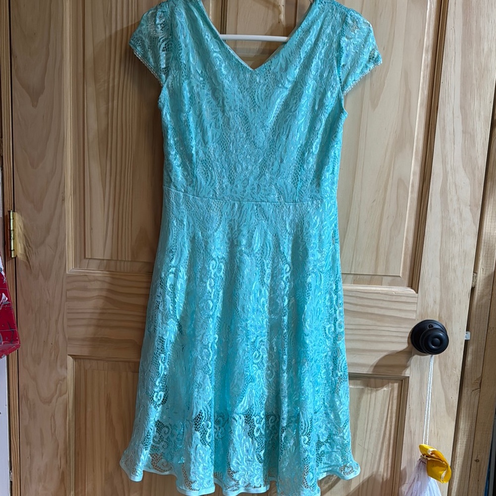 Elegant Lace Dress in Aqua